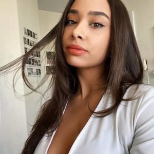 Meet your Posher, Amara